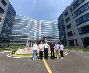 濟(jì)南高新區(qū)“萬(wàn)人下鄉(xiāng)、千村提升”工程村企結(jié)對(duì)共建行動(dòng)