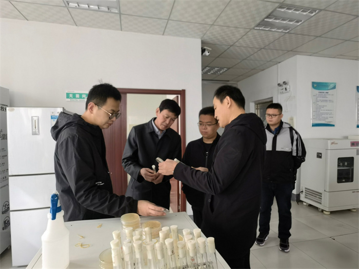 參觀了勁牛生物園、中科院微生物研究所勁牛實(shí)驗(yàn)室